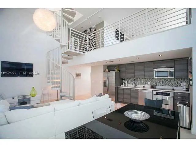 4 of 21 - 421 Meridian Avenue #21, Miami Beach, FL