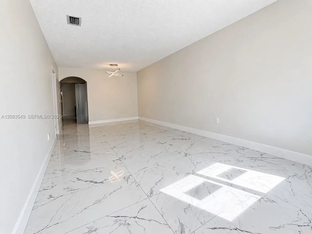 4 of 13 - 2207 Se 23rd Avenue #2207, Homestead, FL