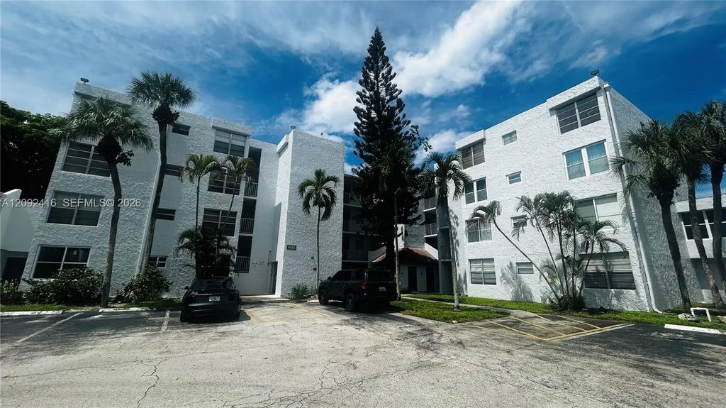 9410 Live Oak Place #207, Davie