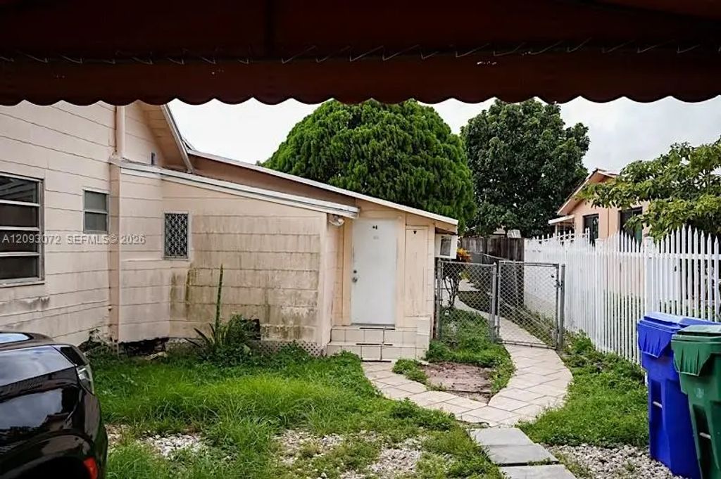 3438 Sw 2nd Street #r1, Miami