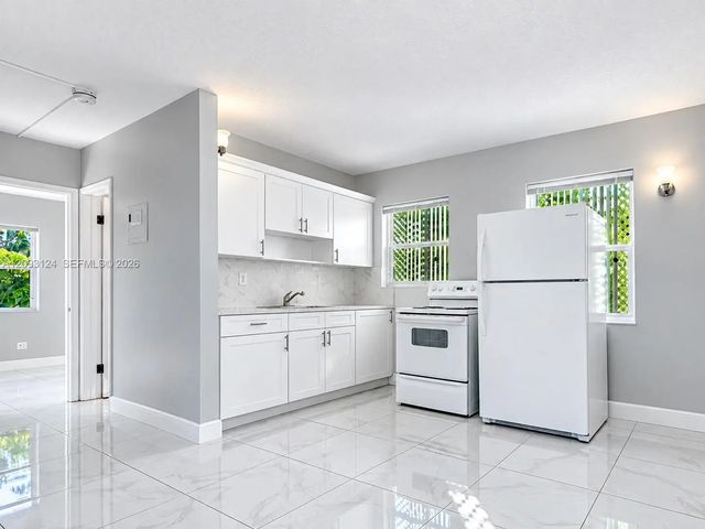 3 of 18 - 426 Nw 14th Avenue #1-8, Fort Lauderdale, FL