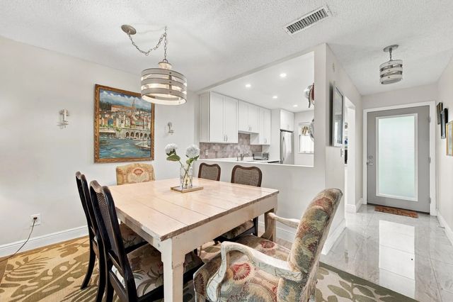 5 of 32 - 193 Lake Evelyn Drive, West Palm Beach, FL