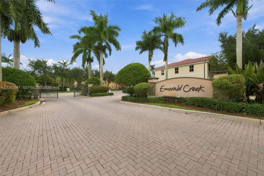 12436 Nw Emerald Creek Manor, Plantation