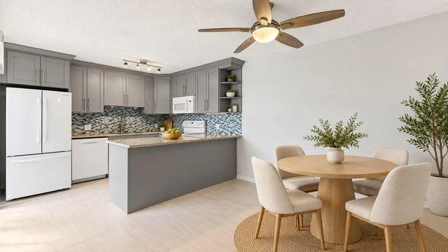 3 of 8 - 3960 August Drive, Lake Worth, FL