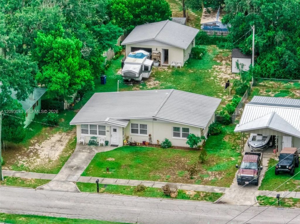 1318 Nah-aw Avenue, Sebring