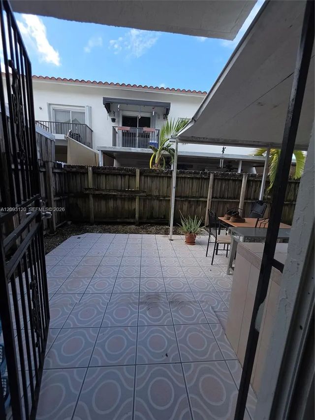 3 of 14 - 7673 W 29th Lane #102-47, Hialeah, FL