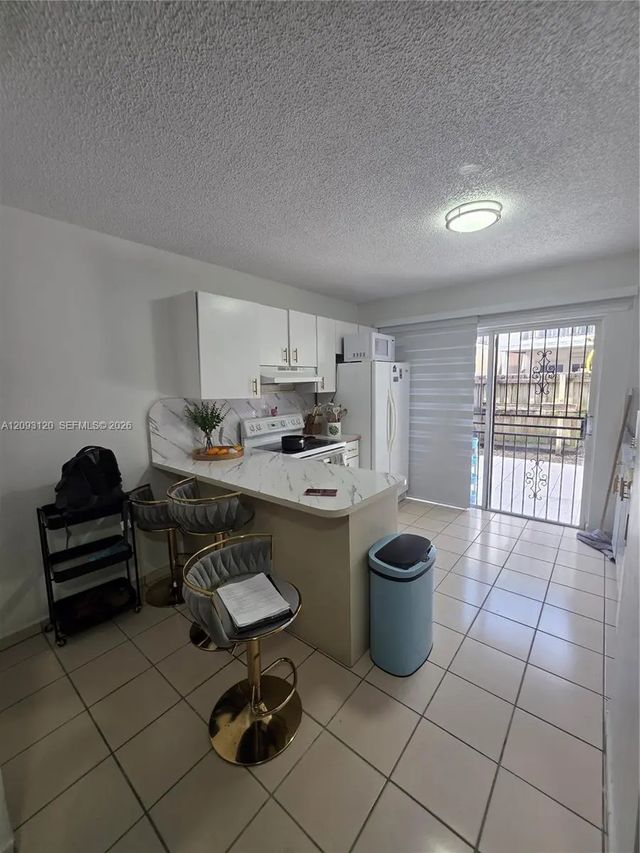 5 of 14 - 7673 W 29th Lane #102-47, Hialeah, FL