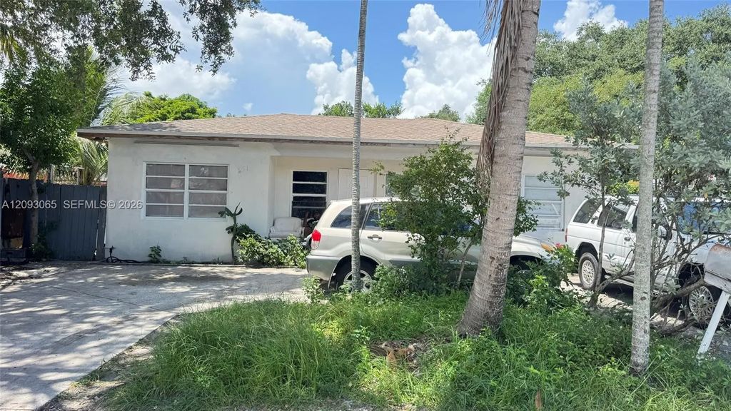 551 Ne 159th Street, Miami