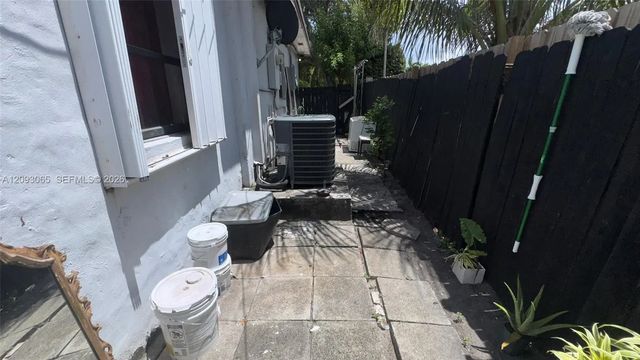 4 of 26 - 551 Ne 159th Street, Miami, FL