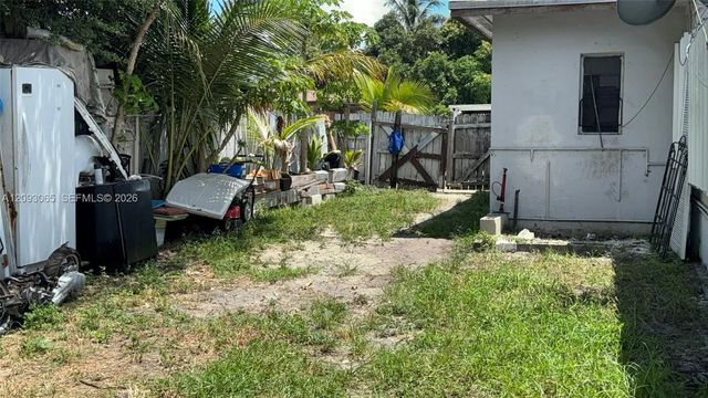 5 of 26 - 551 Ne 159th Street, Miami, FL