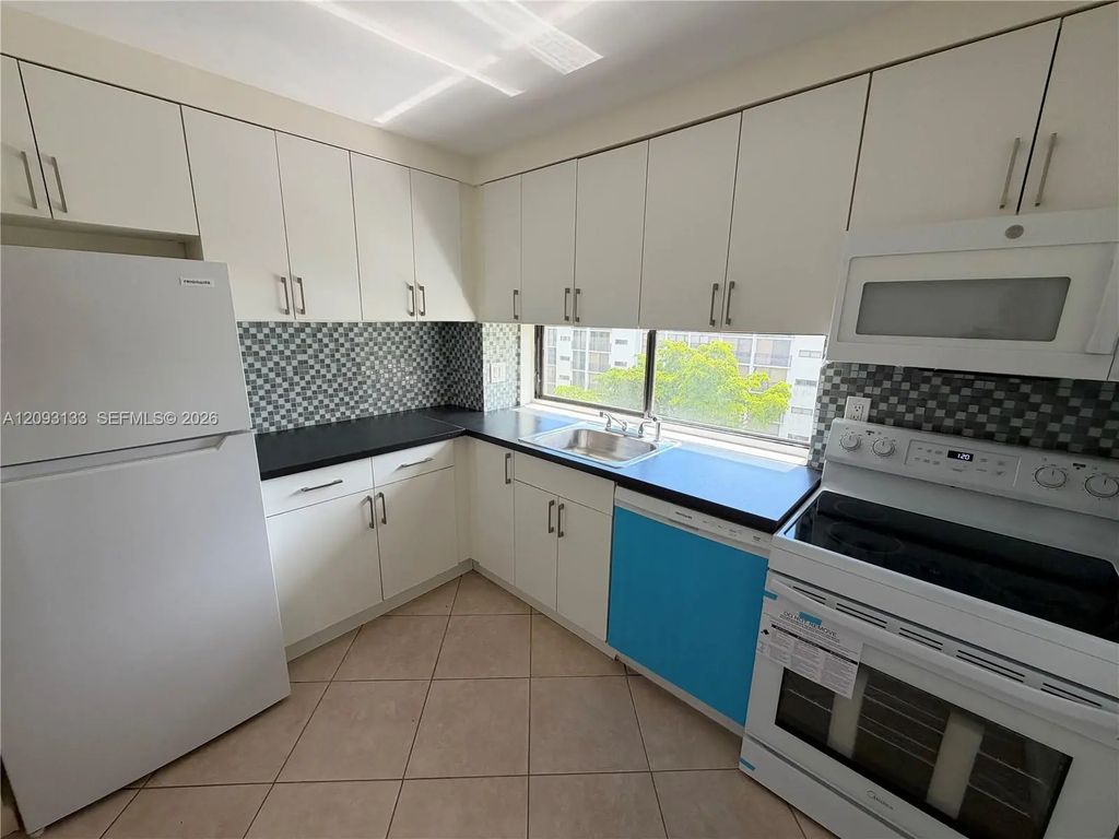 17121 N Bay Road #720, Sunny Isles Beach
