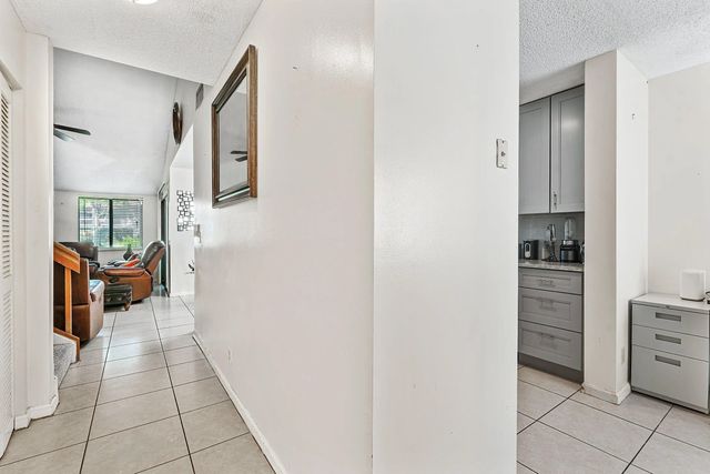 3 of 16 - 1595 Woodbridge Lakes Circle, West Palm Beach, FL