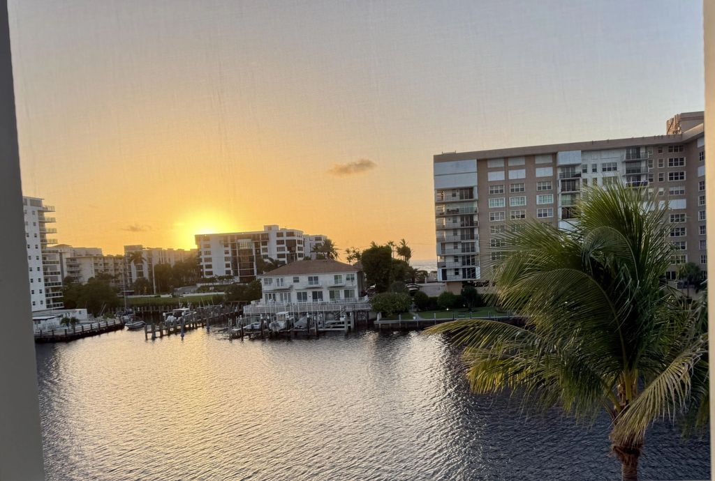 3180 Ne 48th Court #406, Lighthouse Point