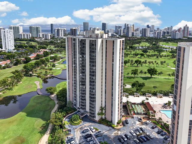 4 of 61 - 20379 W Country Club Drive #1139, Aventura, FL