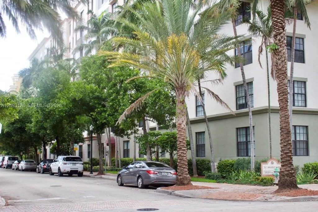1919 Van Buren Street #801, Hollywood