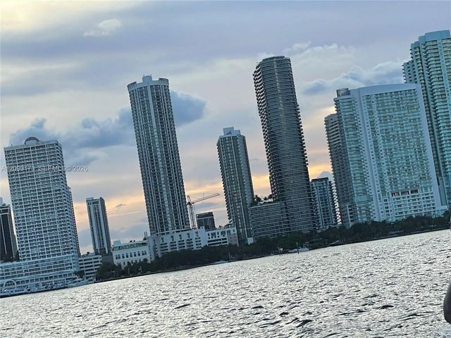 1750 N Bayshore Drive #2810, Miami