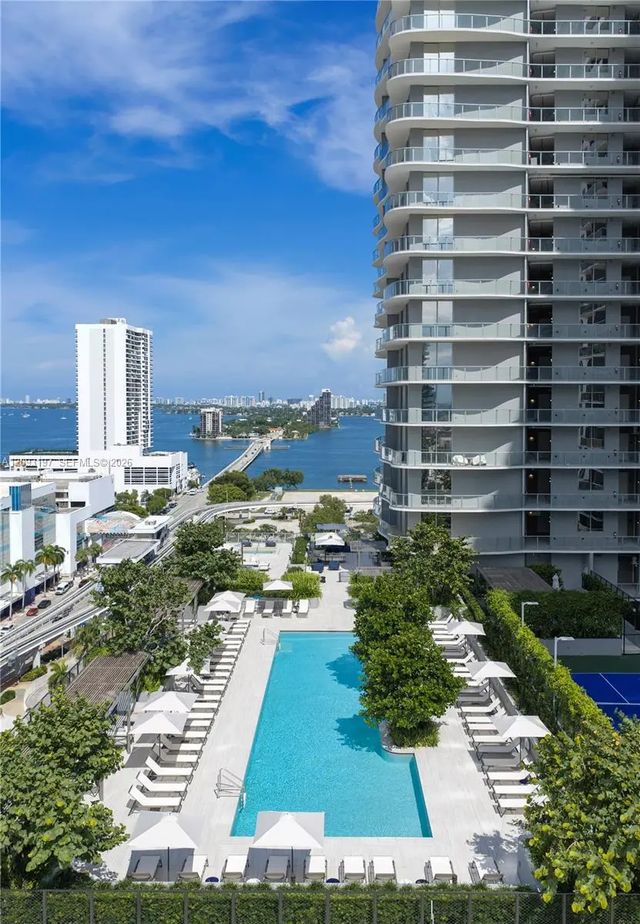 2 of 2 - 1400 Biscayne Boulevard #1701, Miami, FL