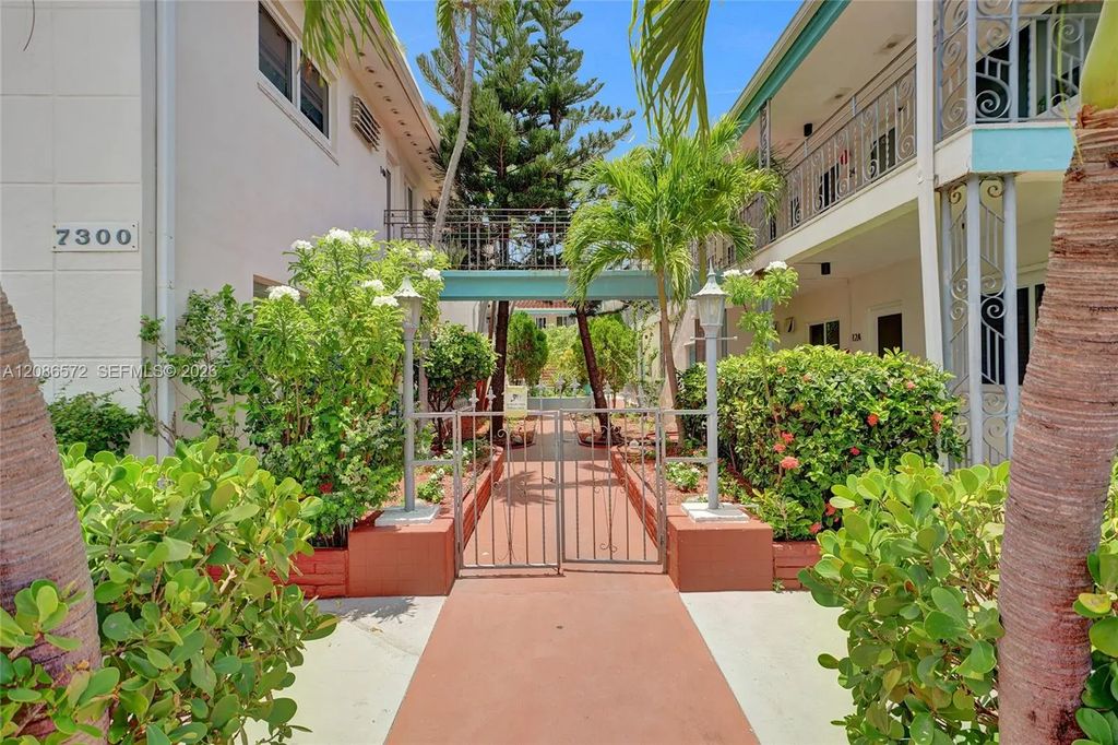 7300 Byron Avenue #15b, Miami Beach