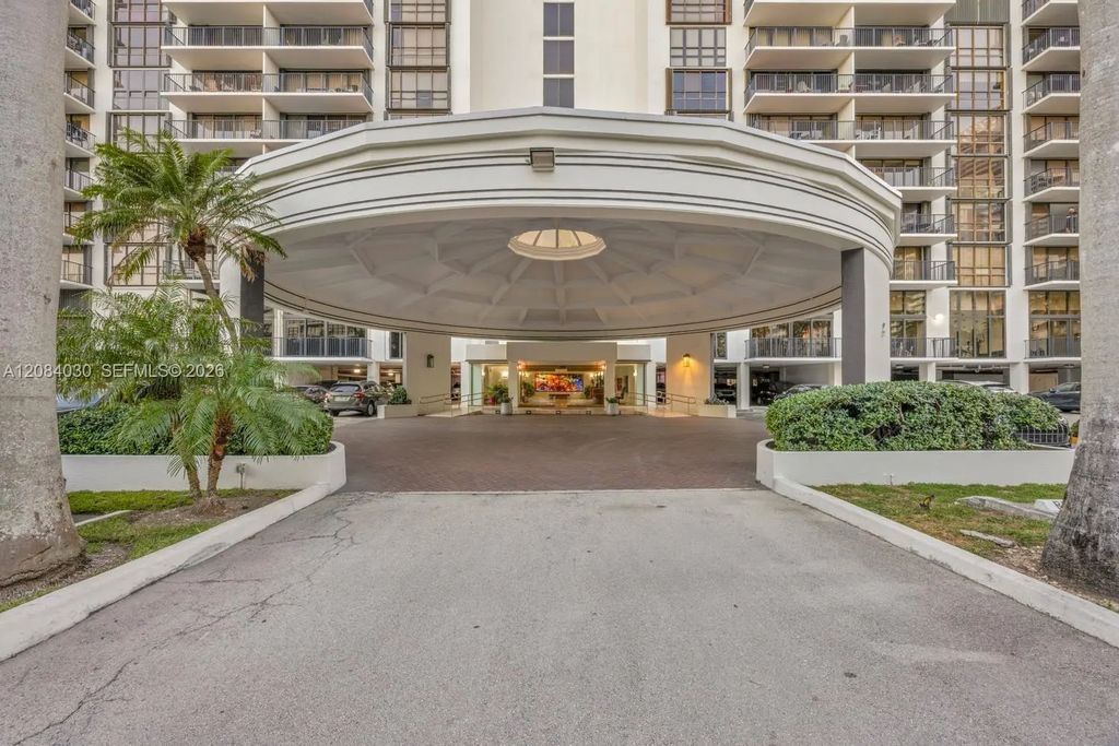 1450 Brickell Bay Drive #511, Miami