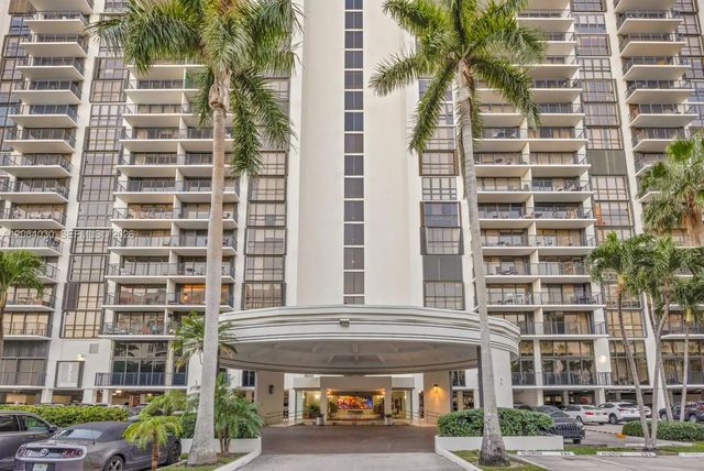 2 of 3 - 1450 Brickell Bay Drive #511, Miami, FL
