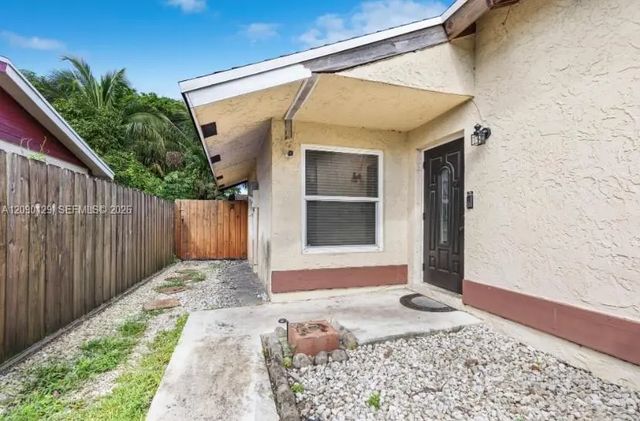 281 Sw 83rd Avenue, North Lauderdale