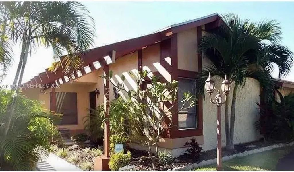 281 Sw 83rd Avenue, North Lauderdale