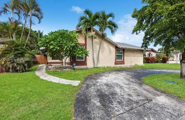2 of 27 - 281 Sw 83rd Avenue, North Lauderdale, FL