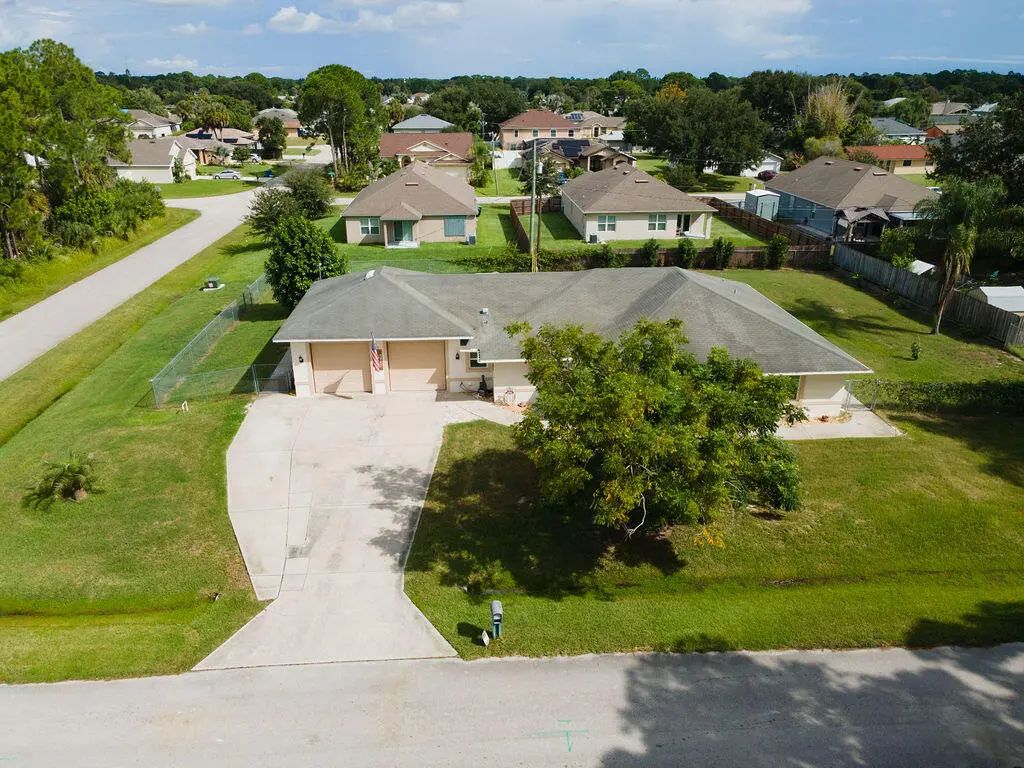 601 Antigua Street Ne, Palm Bay