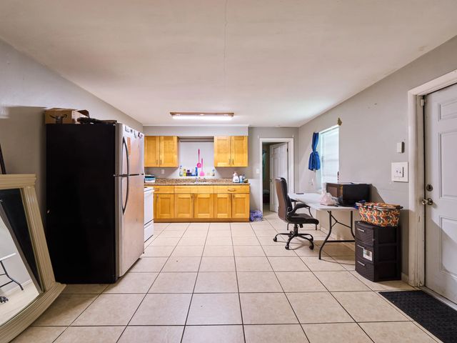 3 of 26 - 1114 7th Avenue N, Lake Worth Beach, FL