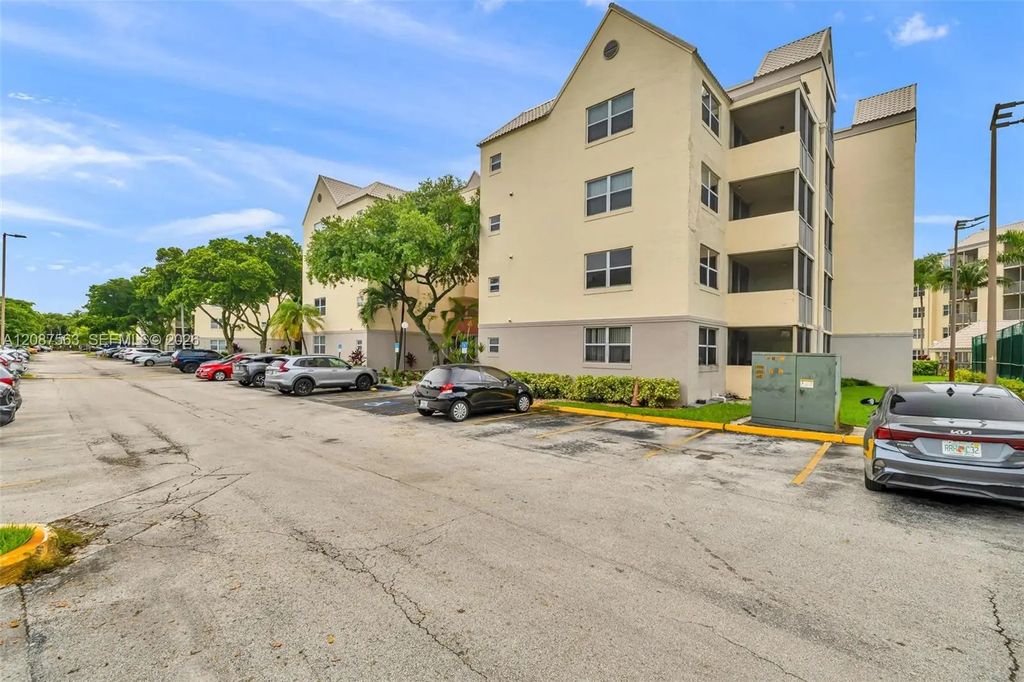 8255 Lake Drive #304, Doral