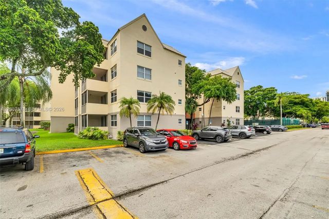 8255 Lake Drive #304, Doral