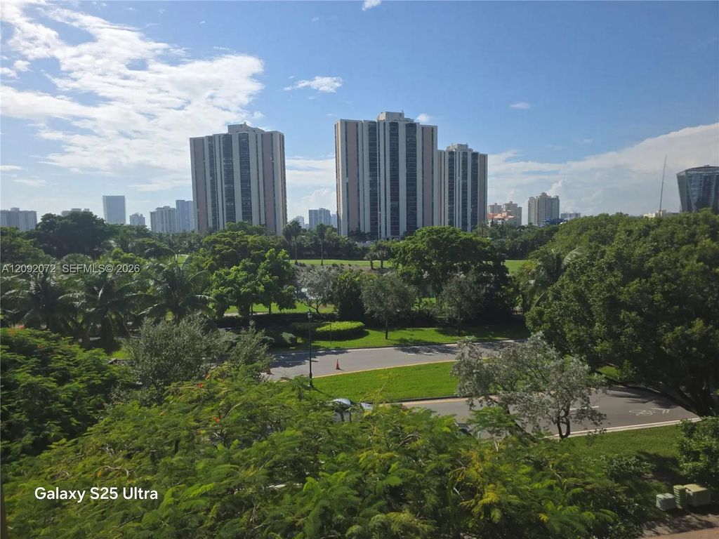 N/A, Aventura