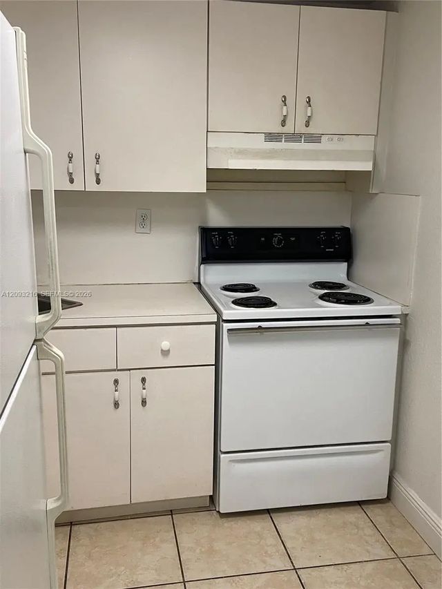 4 of 12 - 666 W 81st Street #127, Hialeah, FL