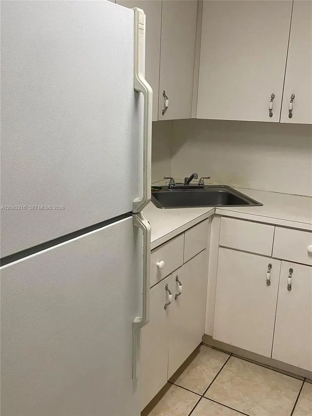 5 of 12 - 666 W 81st Street #127, Hialeah, FL