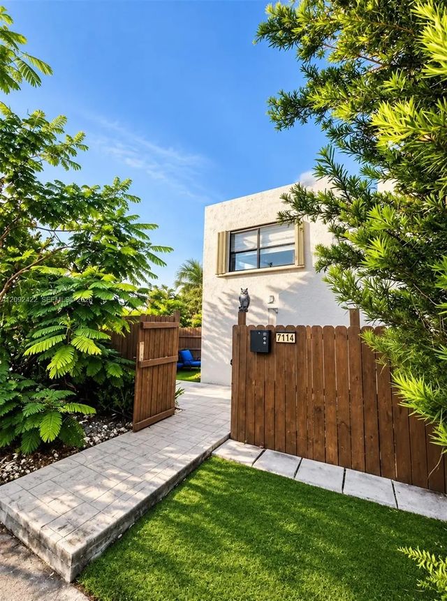 7114 Sw 113th Avenue, Miami
