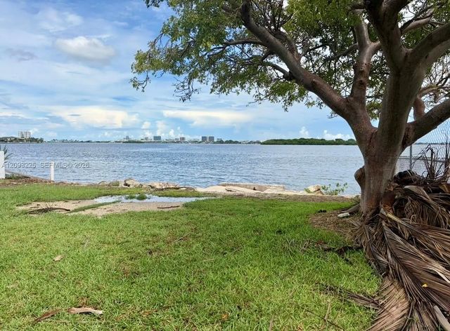10875 N Bayshore Drive, Miami