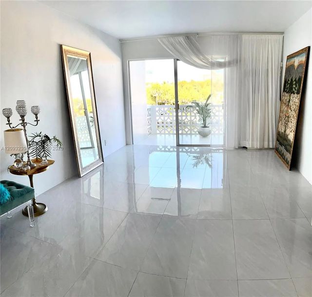 4 of 39 - 13105 Ixora Court #302, North Miami, FL