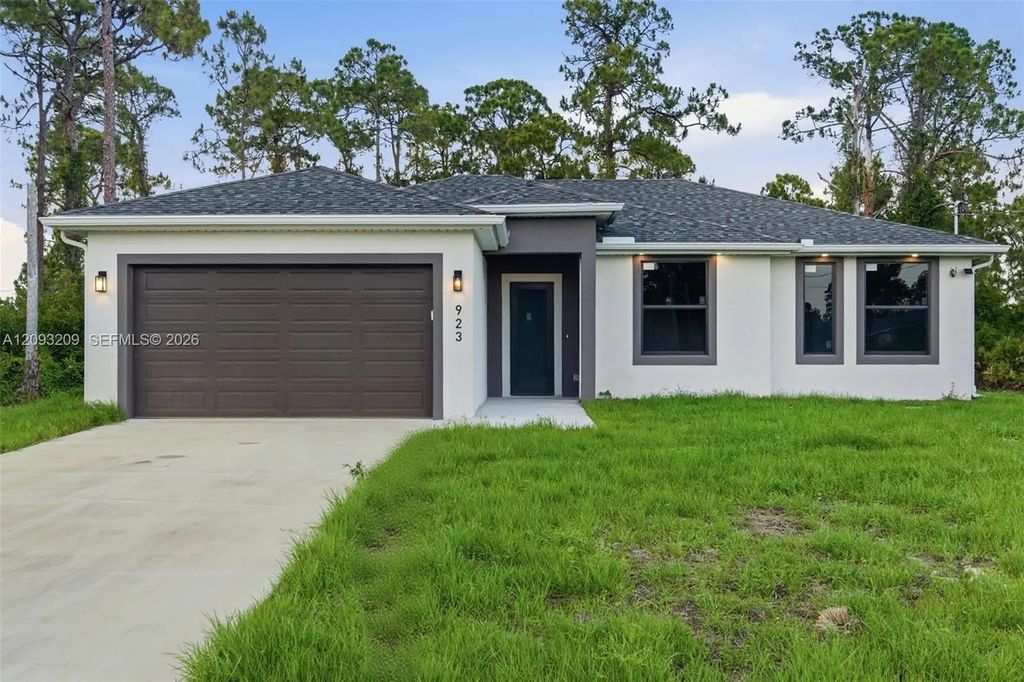 923 Milwaukee Boulevard, Lehigh Acres