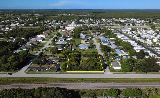 2 of 6 - 0 Se Lyons Street, Hobe Sound, FL