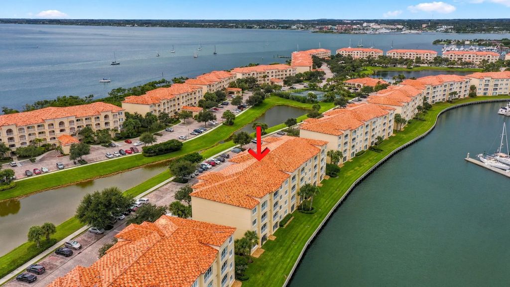 17 Harbour Isle Drive W #unit 304, Fort Pierce