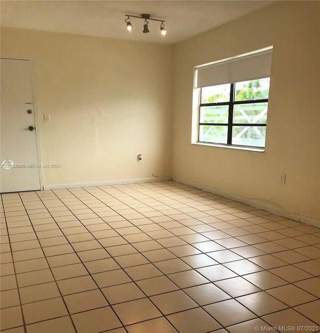 4 of 16 - 1325 W 68th Street #221, Hialeah, FL