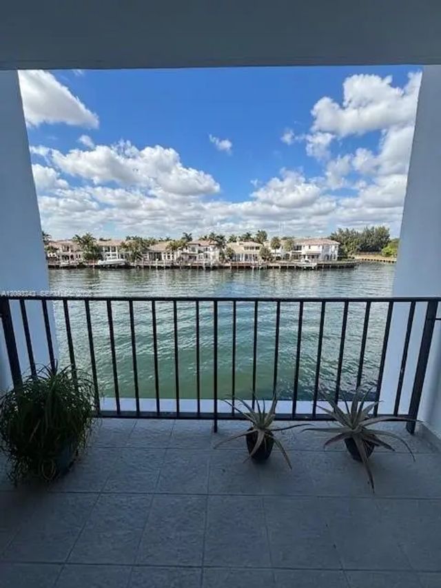 1400 S Ocean Drive #304, Hollywood