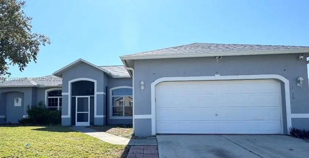 1716 Sw 3rd Place, Cape Coral