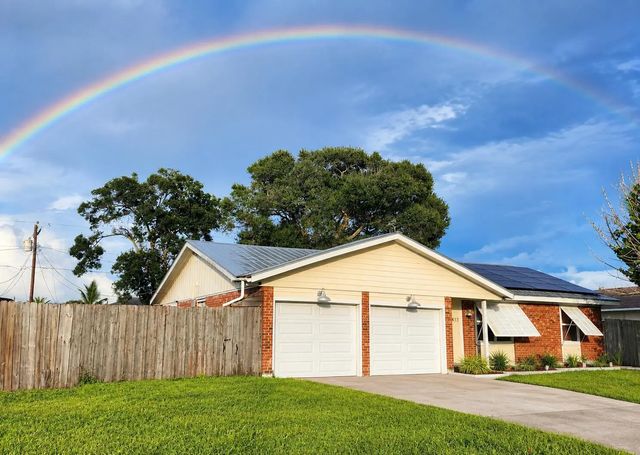 2 of 8 - 453 Se Asbury Lane, Port St. Lucie, FL