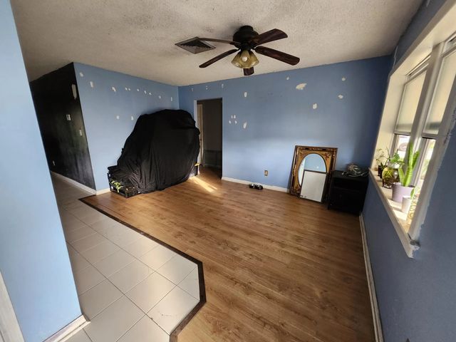5 of 8 - 453 Se Asbury Lane, Port St. Lucie, FL