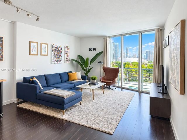 325 S Biscayne Boulevard #1424, Miami