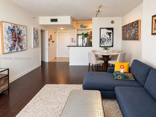 2 of 11 - 325 S Biscayne Boulevard #1424, Miami, FL