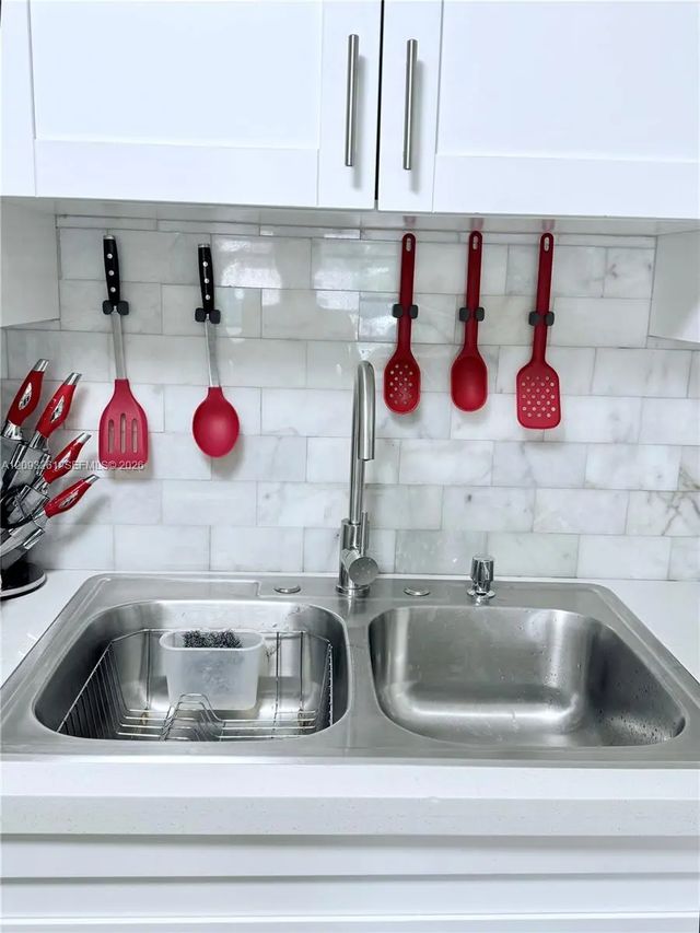 3 of 26 - 1284 W 44th Place #1, Hialeah, FL