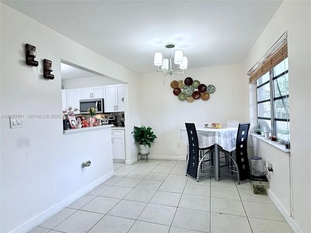 4 of 26 - 1284 W 44th Place #1, Hialeah, FL