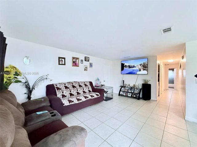 5 of 26 - 1284 W 44th Place #1, Hialeah, FL